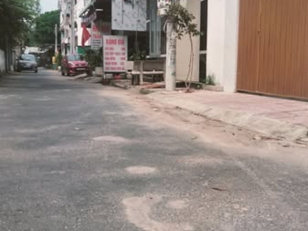 Bán dãy trọ 14 phòng kèm nhà 1 trệt 1 lầu 151m2 full thổ cư Bình Dương